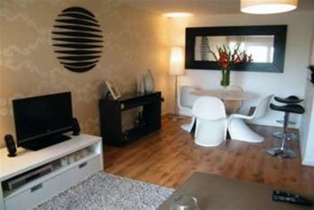  Image of 1 bedroom Flat to rent in Lloyd George Avenue Cardiff CF10 at Cardiff, CF10 4QL