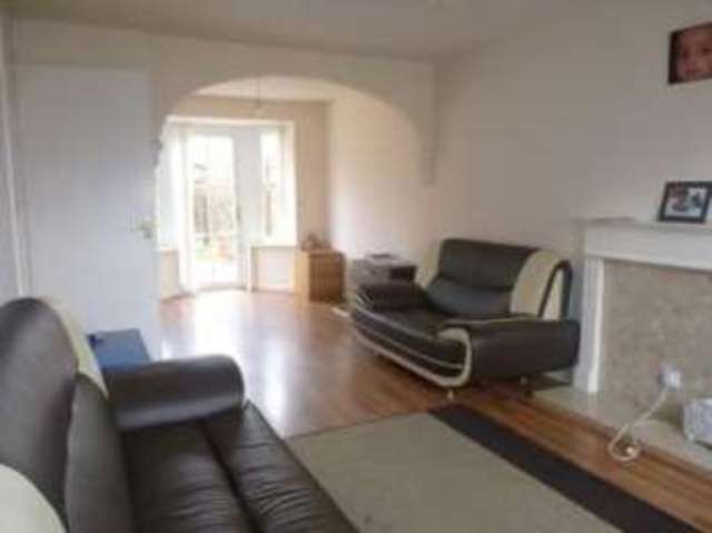  Image of 3 bedroom Detached house for sale in Eglantine Close Oadby Leicester LE2 at Oadby Leicester Oadby, LE2 4EG