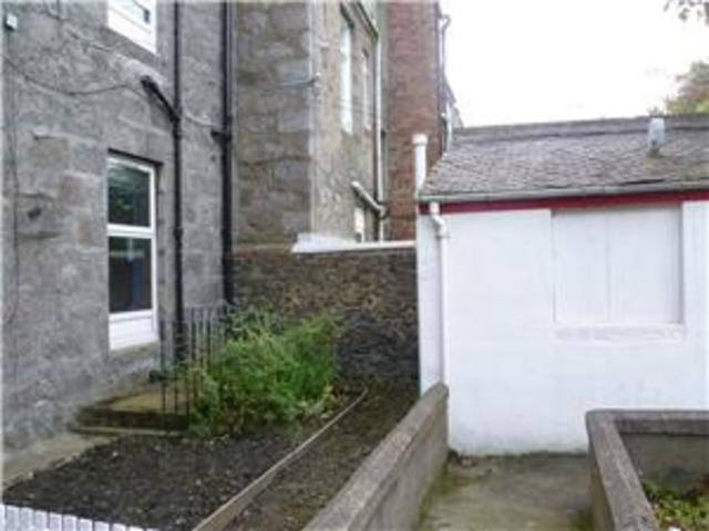  Image of 2 bedroom Flat to rent in Elmbank Road Aberdeen AB24 at City Centre Aberdeen Aberdeen, AB24 3PH
