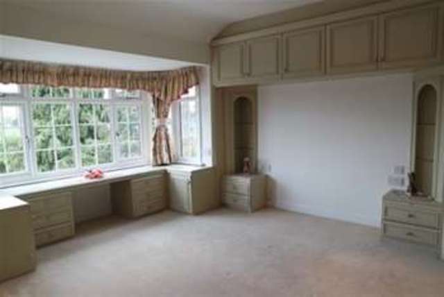  Image of 5 bedroom Detached house to rent in Ember Lane Esher KT10 at Esher, KT10 8EJ