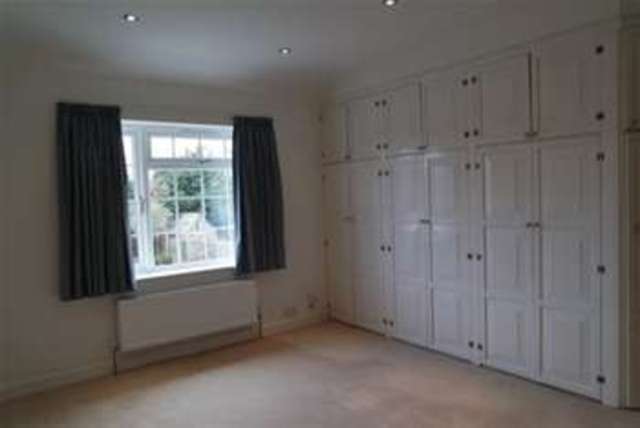  Image of 5 bedroom Detached house to rent in Ember Lane Esher KT10 at Esher, KT10 8EJ