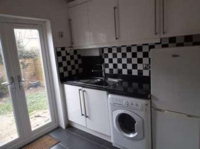  Image of 1 bedroom Flat to rent in Essex Road Bognor Regis PO21 at Essex Road  Bognor Regis, PO21 2BU