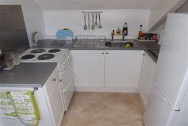  Image of 2 bedroom Flat to rent in Stracey Road Falmouth TR11 at Falmouth, TR11 4DW