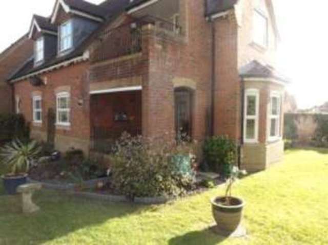  Image of 2 bedroom Flat for sale in Priestfields Fareham PO14 at Fareham Hampshire Titchfield, PO14 4TE