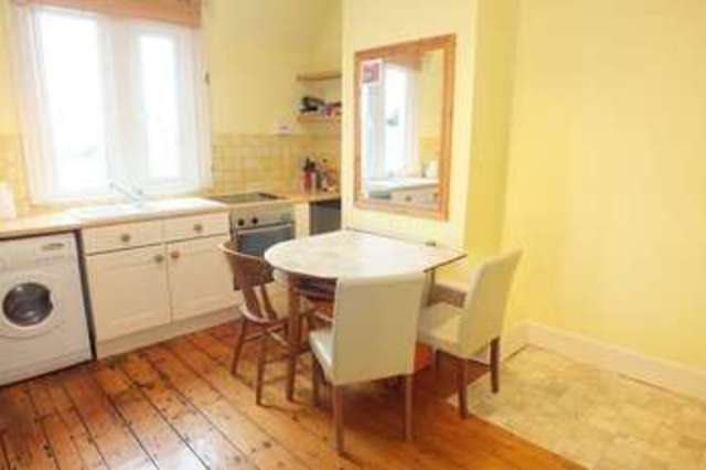  Image of 1 bedroom Flat for sale in Gravel Walk Faringdon SN7 at Faringdon Oxfordshire, SN7 7JW