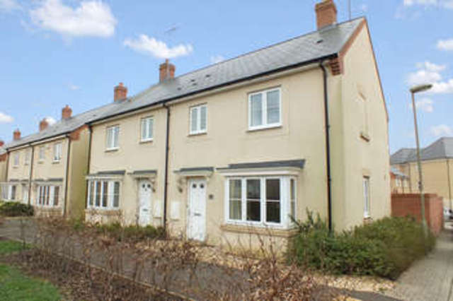  Image of 3 bedroom Semi-Detached house for sale in Palmer Road Faringdon SN7 at Faringdon Oxfordshire, SN7 7FR