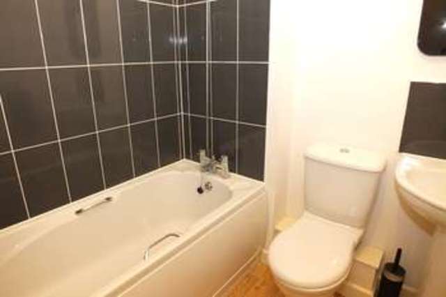  Image of 3 bedroom Semi-Detached house for sale in Palmer Road Faringdon SN7 at Faringdon Oxfordshire, SN7 7FR