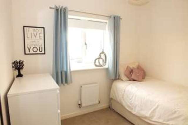  Image of 3 bedroom Semi-Detached house for sale in Palmer Road Faringdon SN7 at Faringdon Oxfordshire, SN7 7FR