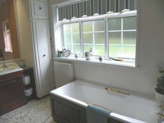 Image of 2 bedroom Property for sale in Felinfoel Road Llanelli SA15 at Felinfoel Road Llanelli Llanelli, SA15 3NJ