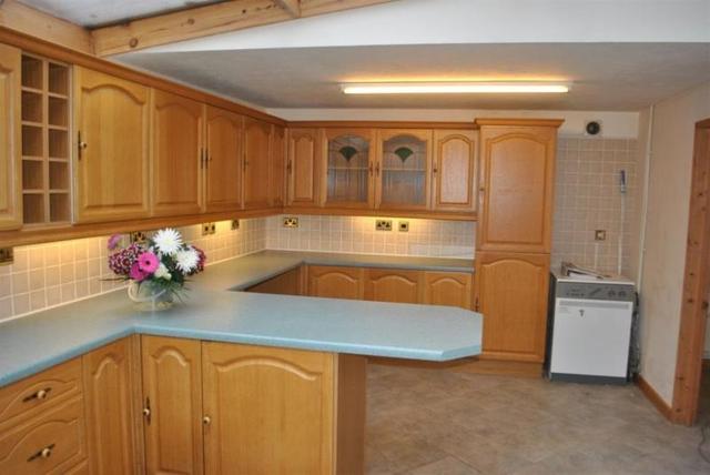  Image of 3 bedroom Detached house to rent in Llansaint Kidwelly SA17 at Llansaint  Kidwelly, SA17 5HX