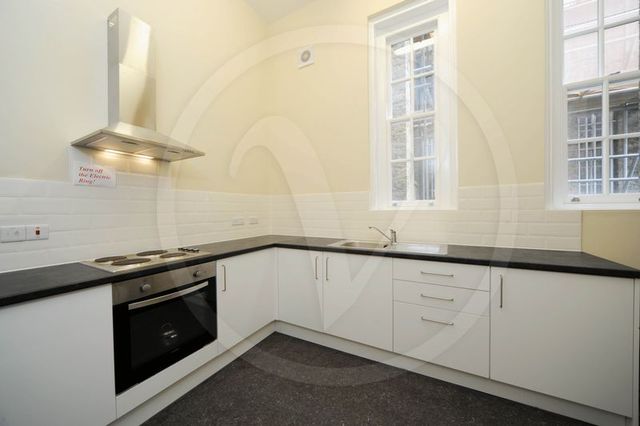  Image of Flat to rent in Finchley Road London NW3 at Finchley Road Hampstead Belsize Park, NW3 6JY