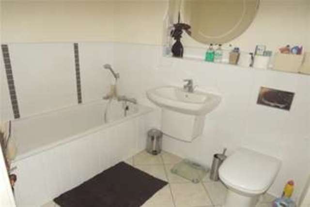  Image of 2 bedroom Flat to rent in St. Albans Road Watford WD17 at Watford, WD17 1BN