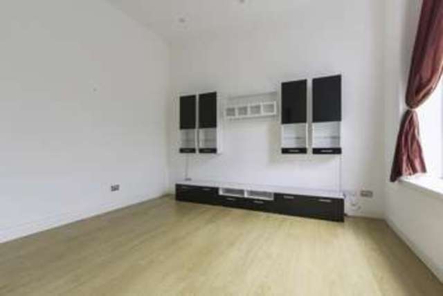  Image of 2 bedroom Flat for sale in Dock Street Dundee DD1 at 62 Dock Street  Dundee, DD1 3DU