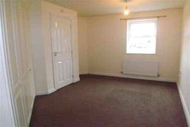  Image of 2 bedroom Flat to rent in Flatts Lane Calverton Nottingham NG14 at Nottingham, NG14 6RF