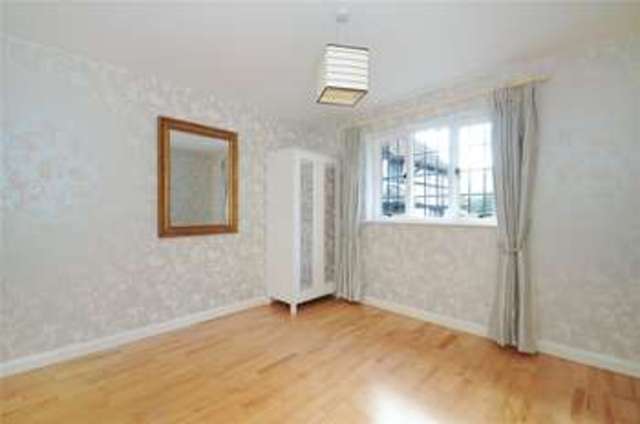  Image of 6 bedroom Detached house to rent in Fleet Hill Finchampstead Wokingham RG40 at Finchampstead Wokingham Finchampstead, RG40 4LA