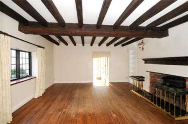  Image of 6 bedroom Detached house to rent in Fleet Hill Finchampstead Wokingham RG40 at Finchampstead Wokingham Finchampstead, RG40 4LA