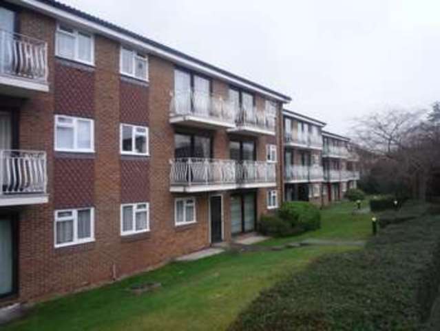  Image of 1 bedroom Flat to rent in Fleetwood Close Croydon CR0 at Croydon, CR0 5HD
