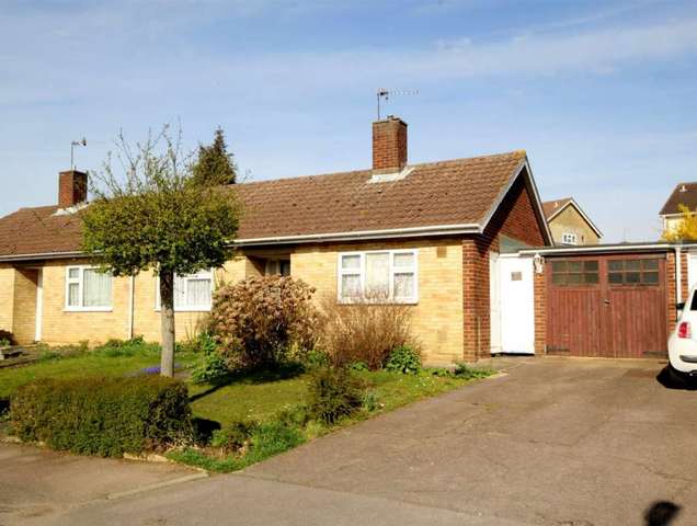  Image of 2 bedroom Detached house for sale in Fouracres Walk Hemel Hempstead HP3 at Fouracres Walk  Hemel Hempstead, HP3 9LB