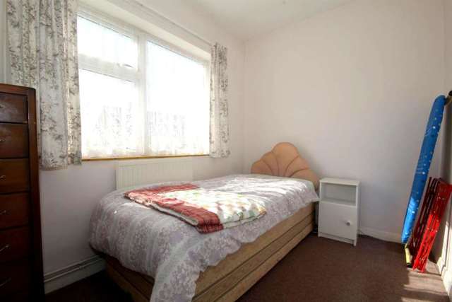 Image of 2 bedroom Detached house for sale in Fouracres Walk Hemel Hempstead HP3 at Fouracres Walk  Hemel Hempstead, HP3 9LB