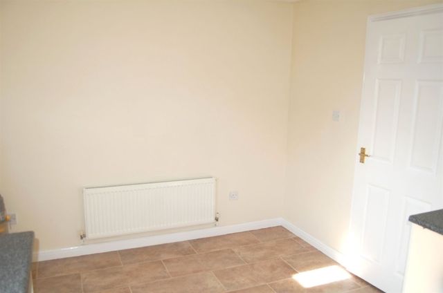  Image of 2 bedroom Semi-Detached house to rent in Fox Covert South Hykeham Lincoln LN6 at Lincoln  Lincoln, LN6 9UG