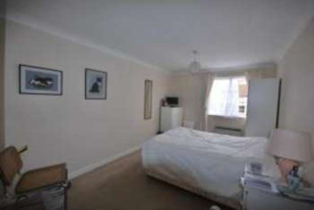  Image of 1 bedroom Flat for sale in Freelands Road Cobham KT11 at Freelands Road Cobham Cobham, KT11 2NZ