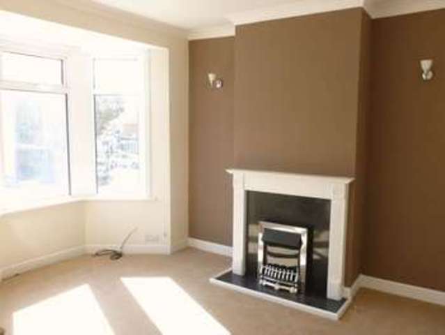  Image of 3 bedroom Terraced house to rent in Frindsbury Road Strood Rochester ME2 at Frindsbury Road Strood ME2 4JD, ME2 4JD