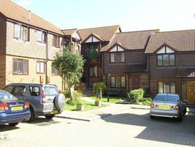  Image of 2 bedroom Retirement Property for sale in Fromow Gardens Windlesham GU20 at Windmill Fields  Windlesham, GU20 6QN