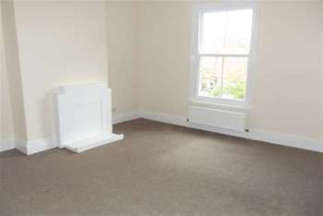  Image of 3 bedroom Property to rent in Gedling Road Carlton Nottingham NG4 at Nottingham, NG4 3FH