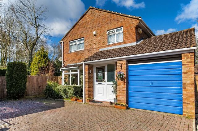 Image of 4 bedroom Detached house for sale in Germander Place Conniburrow Milton Keynes MK14 at Germander Place Conniburrow Milton Keynes, MK14 7DW