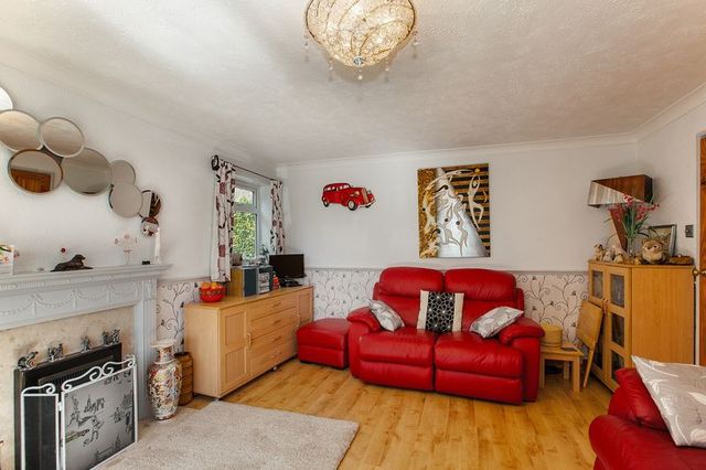  Image of 4 bedroom Detached house for sale in Germander Place Conniburrow Milton Keynes MK14 at Germander Place Conniburrow Milton Keynes, MK14 7DW