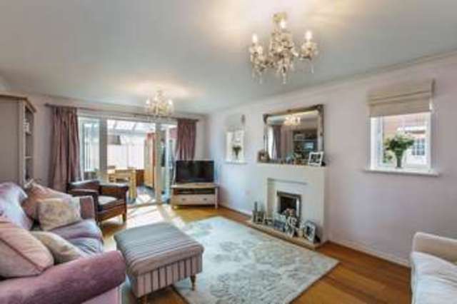  Image of 5 bedroom Detached house for sale in Girton Way Bletchley Milton Keynes MK3 at Girton Way Bletchley Milton Keynes, MK3 6EL