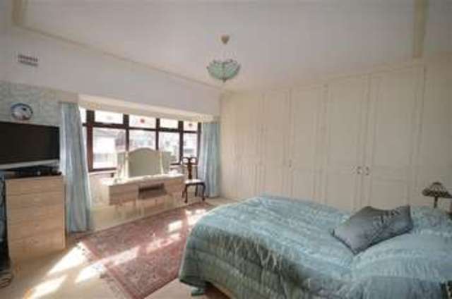  Image of 4 bedroom Detached house for sale in Glendyke Road Allerton Liverpool L18 at Glendyke Road Calderstones Liverpool, L18 6JR