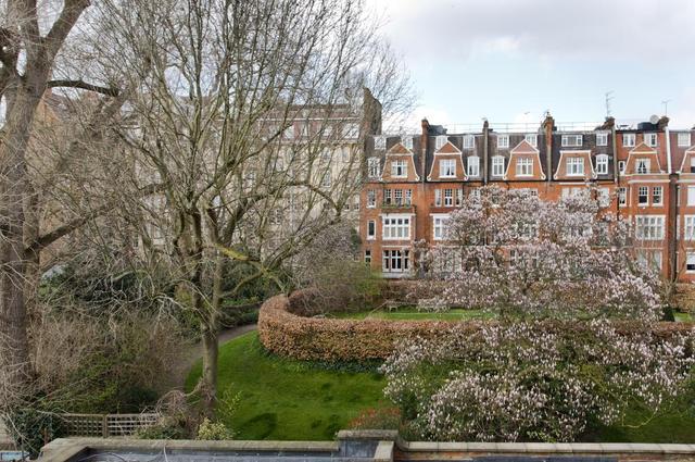  Image of 2 bedroom Flat for sale in Gloucester Walk London W8 at Gloucester Walk  London, W8 4HY
