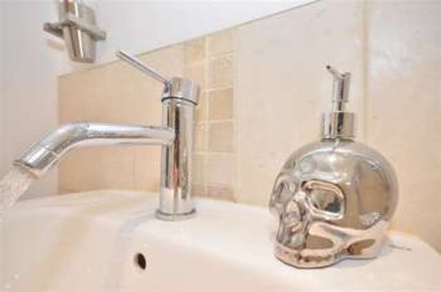  Image of 1 bedroom Apartment for sale in Godstone Road Whyteleafe CR3 at Caterham Surrey Whyteleafe, CR3 0BD