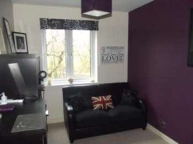  Image of 2 bedroom Flat for sale in Glyn Avenue New Barnet Barnet EN4 at Glyn Avenue Barnet East Barnet, EN4 9PJ