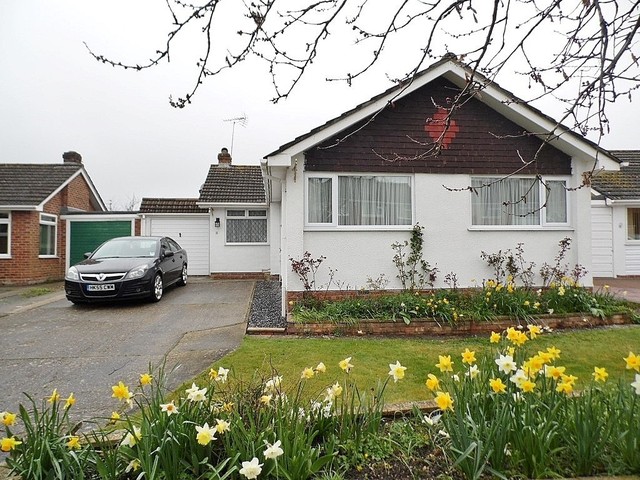 Image of 3 bedroom Detached house for sale in Greenfield Crescent Waterlooville PO8 at Greenfield Crescent Cowplain Waterlooville, PO8 9EL