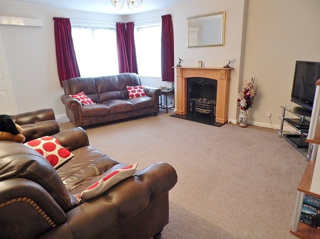  Image of 3 bedroom Detached house for sale in Greenfield Crescent Waterlooville PO8 at Greenfield Crescent Cowplain Waterlooville, PO8 9EL
