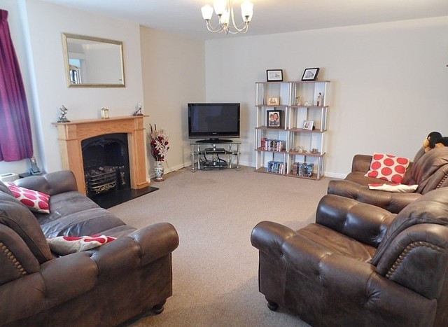  Image of 3 bedroom Detached house for sale in Greenfield Crescent Waterlooville PO8 at Greenfield Crescent Cowplain Waterlooville, PO8 9EL