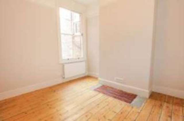  Image of 2 bedroom Flat for sale in Greenham Road London N10 at London  Muswell Hill, N10 1LN