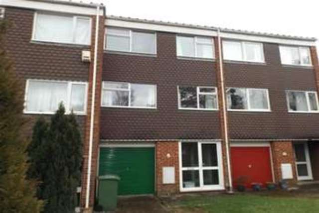  Image of 4 bedroom Property to rent in Greenhill Close Winchester SO22 at Winchester, SO22 5DZ
