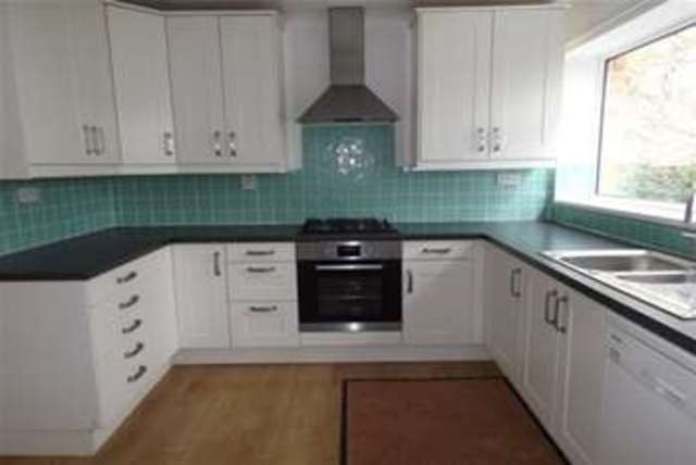  Image of 4 bedroom Property to rent in Greenhill Close Winchester SO22 at Winchester, SO22 5DZ
