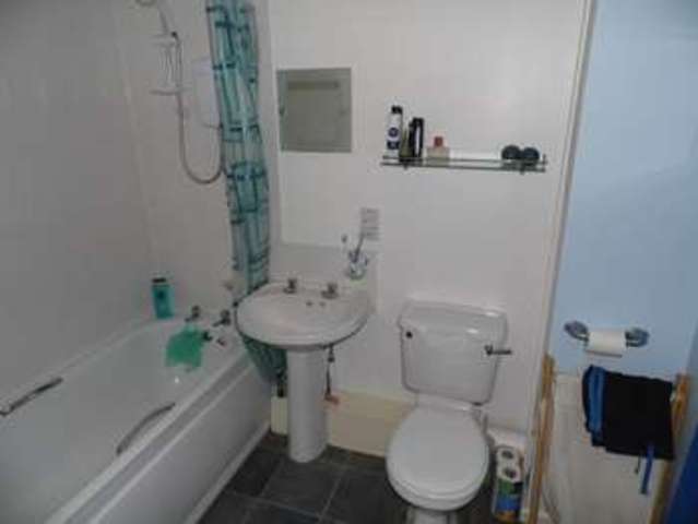  Image of 2 bedroom Flat for sale in Groveland Road Tipton DY4 at Groveland Road  Tipton, DY4 7TB