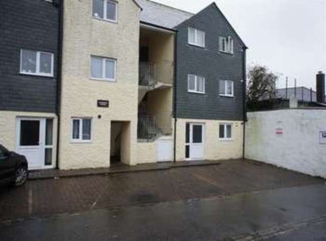  Image of 2 bedroom Property to rent in Gurneys Lane Camborne TR14 at Gurney Court Camborne Camborne, TR14 8JP