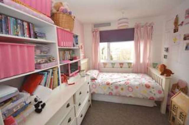  Image of 3 bedroom Terraced house for sale in The Closes Haddenham Aylesbury HP17 at The Closes Haddenham Aylesbury, HP17 8JN