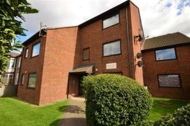  Image of 2 bedroom Ground Flat for sale in Hall Lane London E4 at Chingford London Chingford, E4 8QD
