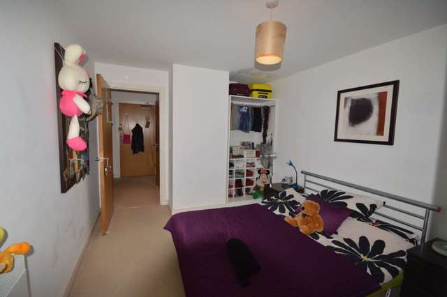  Image of 1 bedroom Apartment to rent in Hallsville Road London E16 at Hallsville Road Canning Town London, E16 1BE