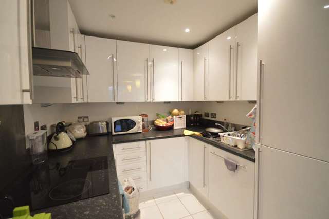  Image of 1 bedroom Apartment to rent in Hallsville Road London E16 at Hallsville Road Canning Town London, E16 1BE