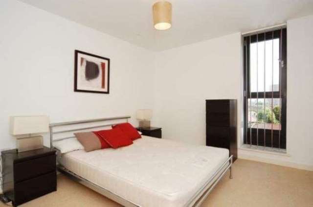  Image of 2 bedroom Apartment to rent in Hallsville Road London E16 at Hallsville Road Canning Town London, E16 1BE
