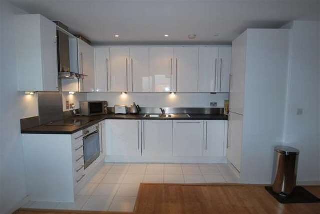  Image of 2 bedroom Apartment to rent in Hallsville Road London E16 at Hallsville Road Canning Town London, E16 1BE
