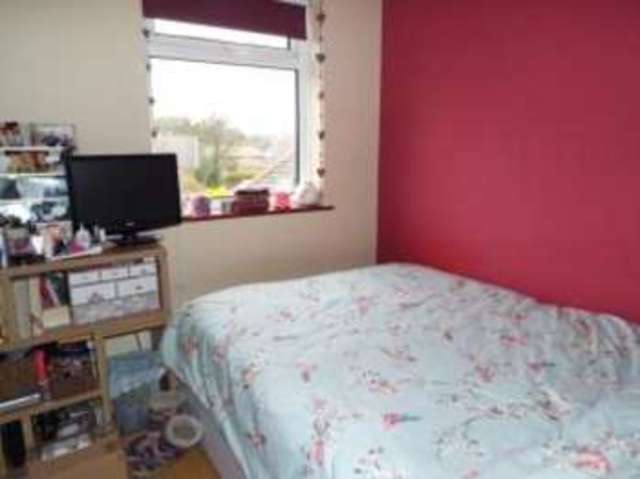 Image of 3 bedroom Semi-Detached house for sale in Halsbury Close Broadwater Worthing BN11 at Worthing West Sussex Worthing, BN11 2JW